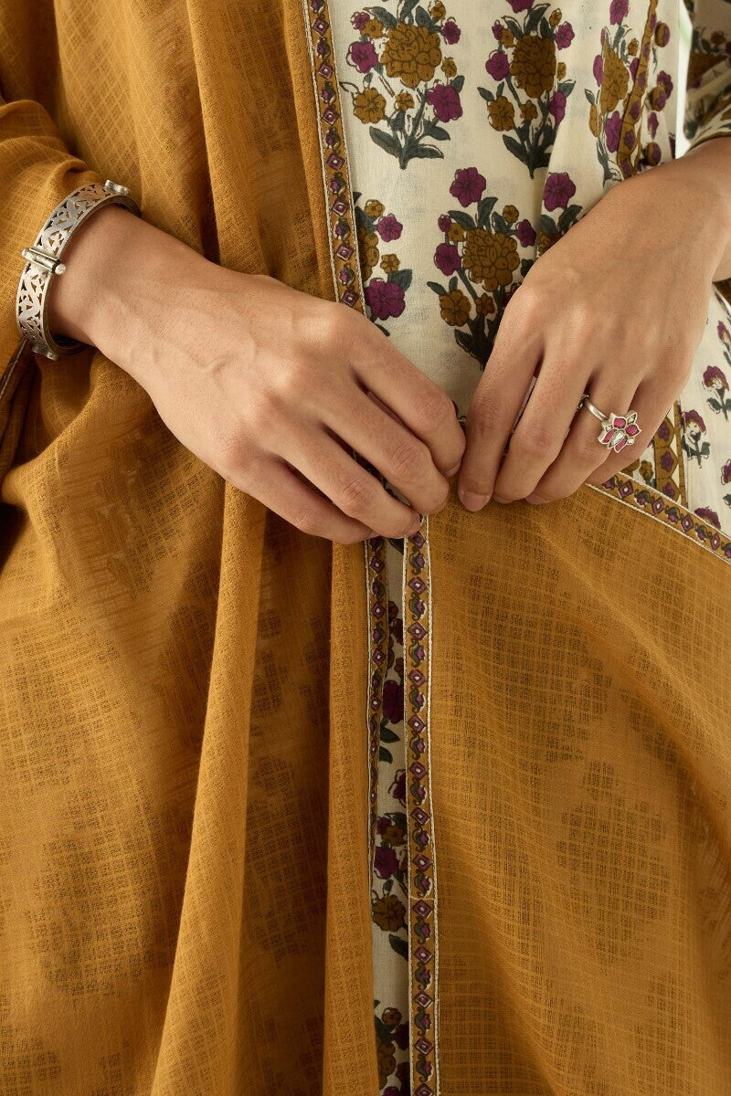 Gauhar Aaira Dupatta