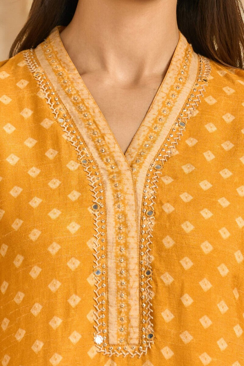 Mehrunissa Naureen Kurta