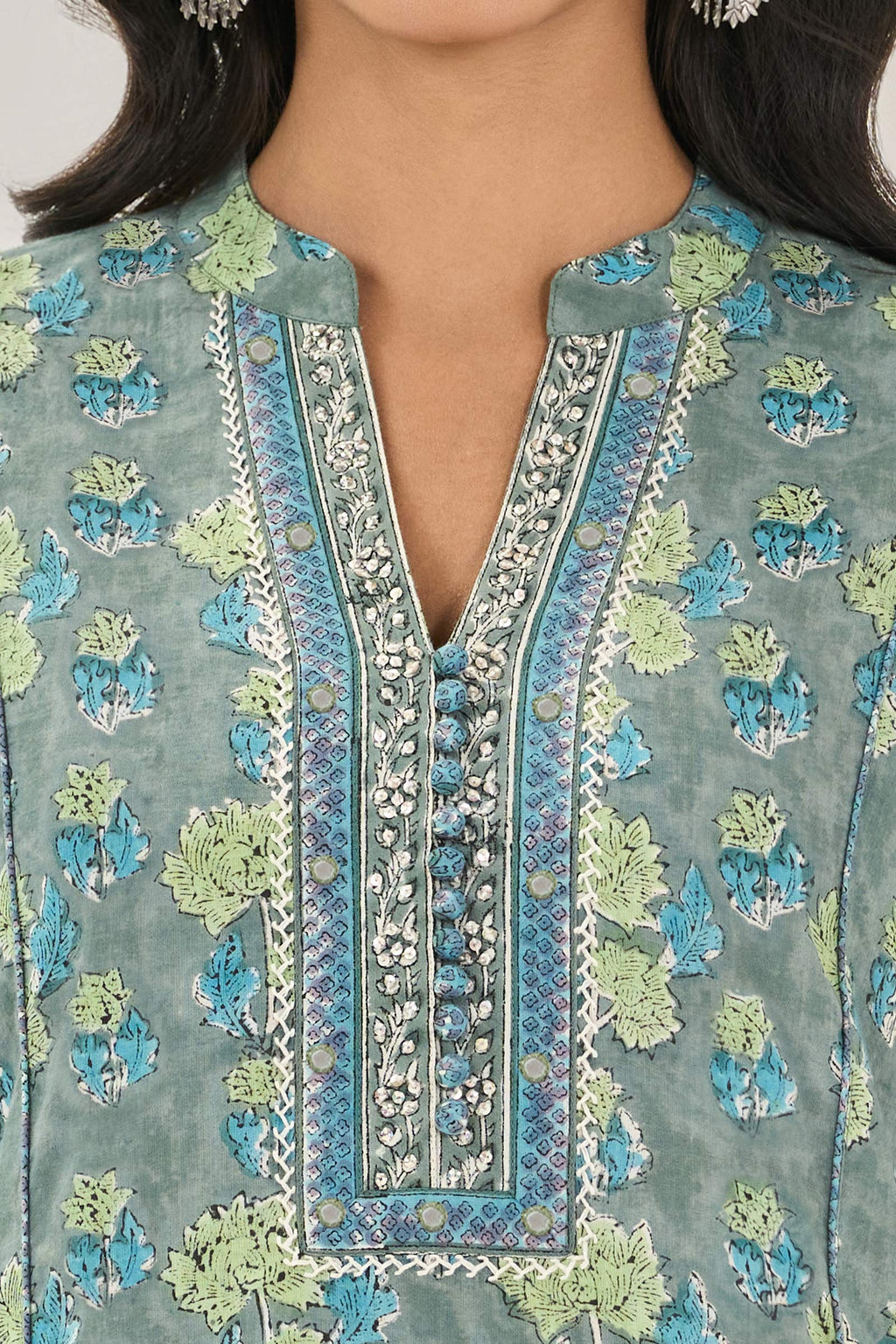 Roz Meher Gulshan Kurta