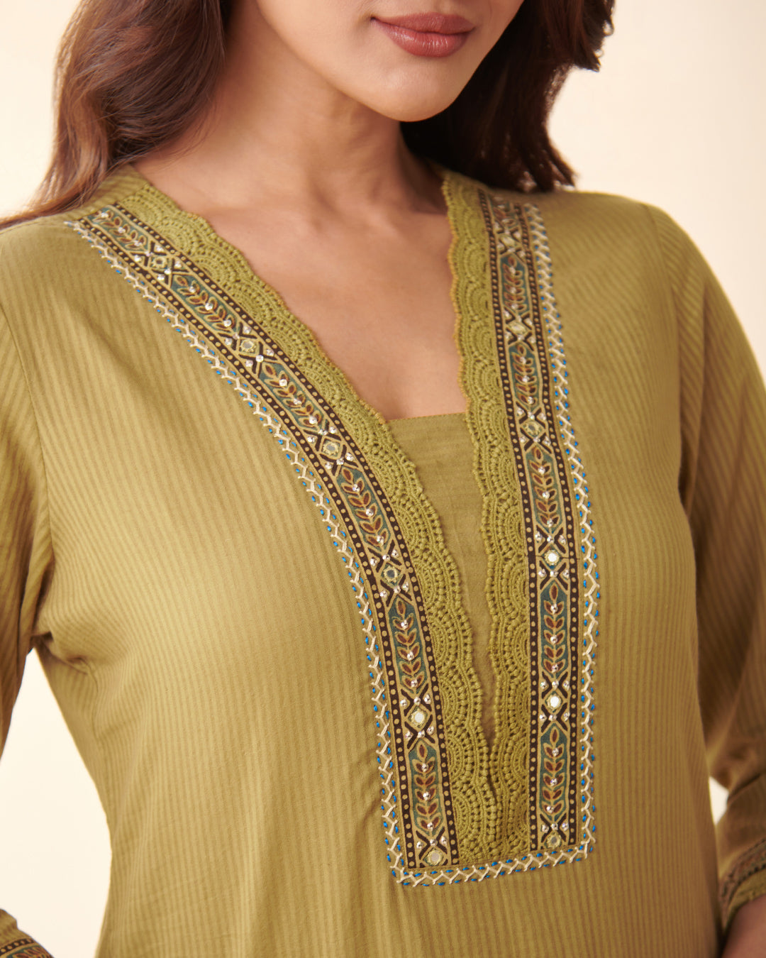 Sehra Asma Ajrak Kurta