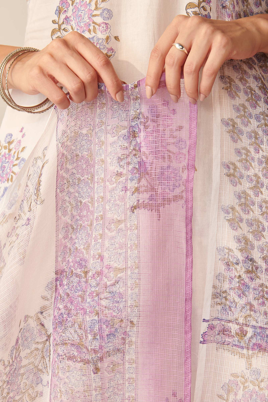 Gulbarg Nadiya Sanganeri Dupatta