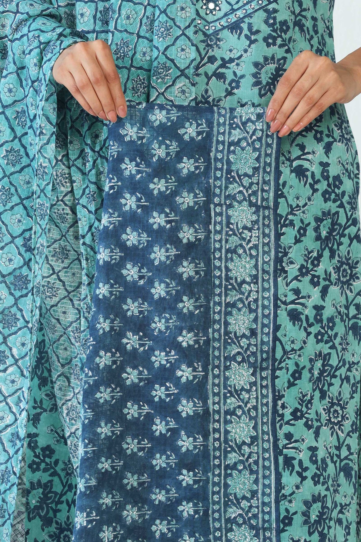 Neelofar Shirin Sanganeri Dupatta