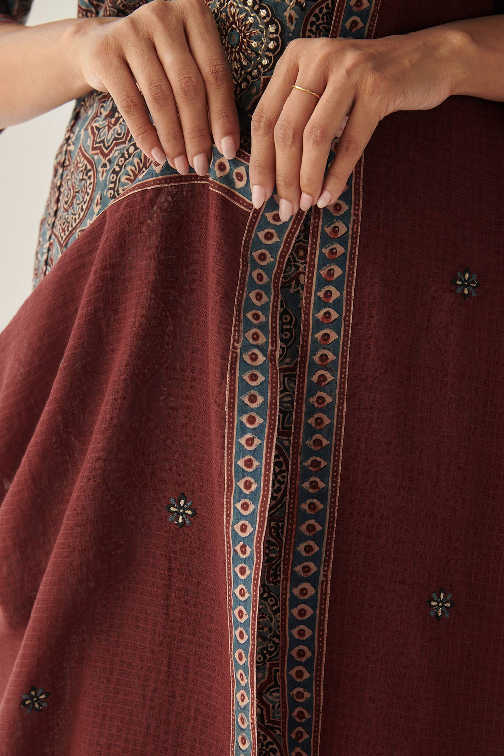 Sehra Rumaisa Dupatta