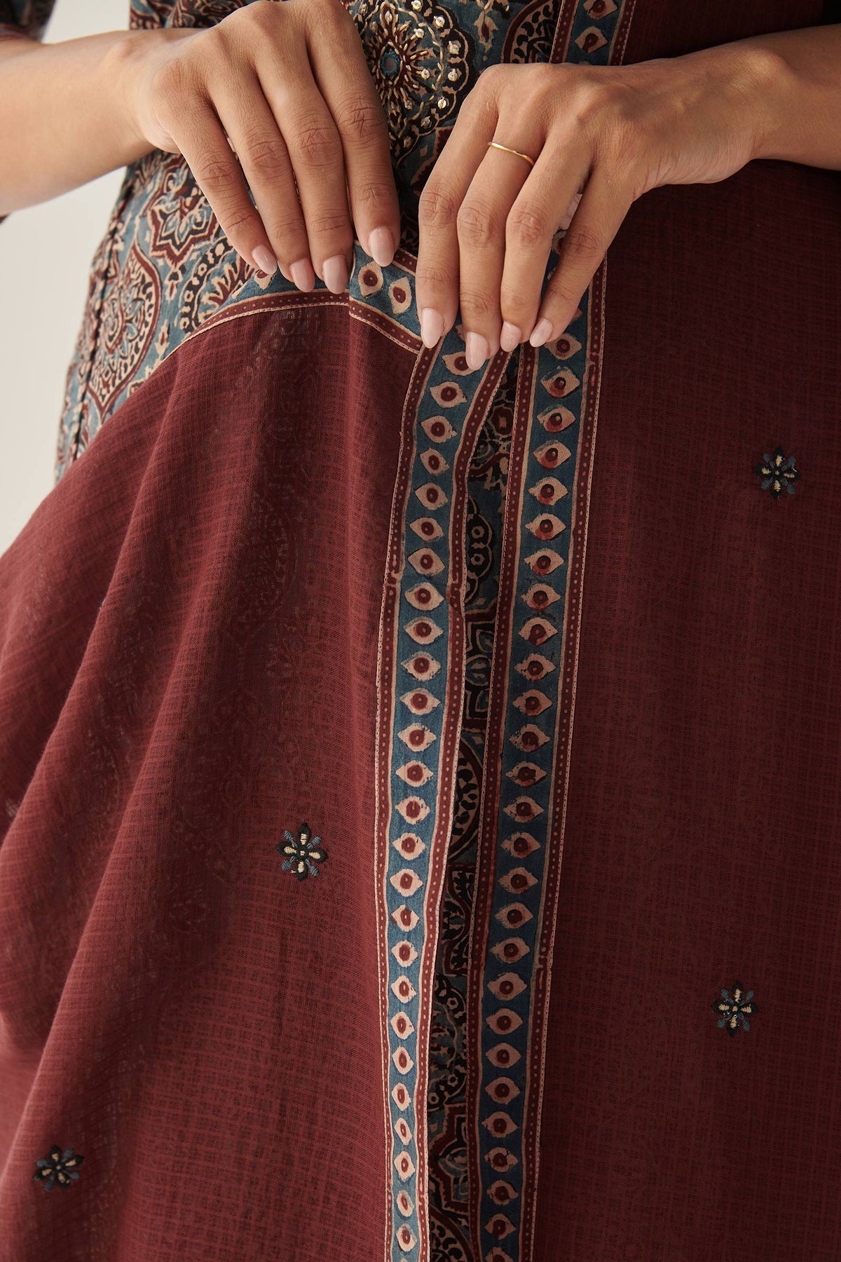 Sehra Rumaisa Dupatta