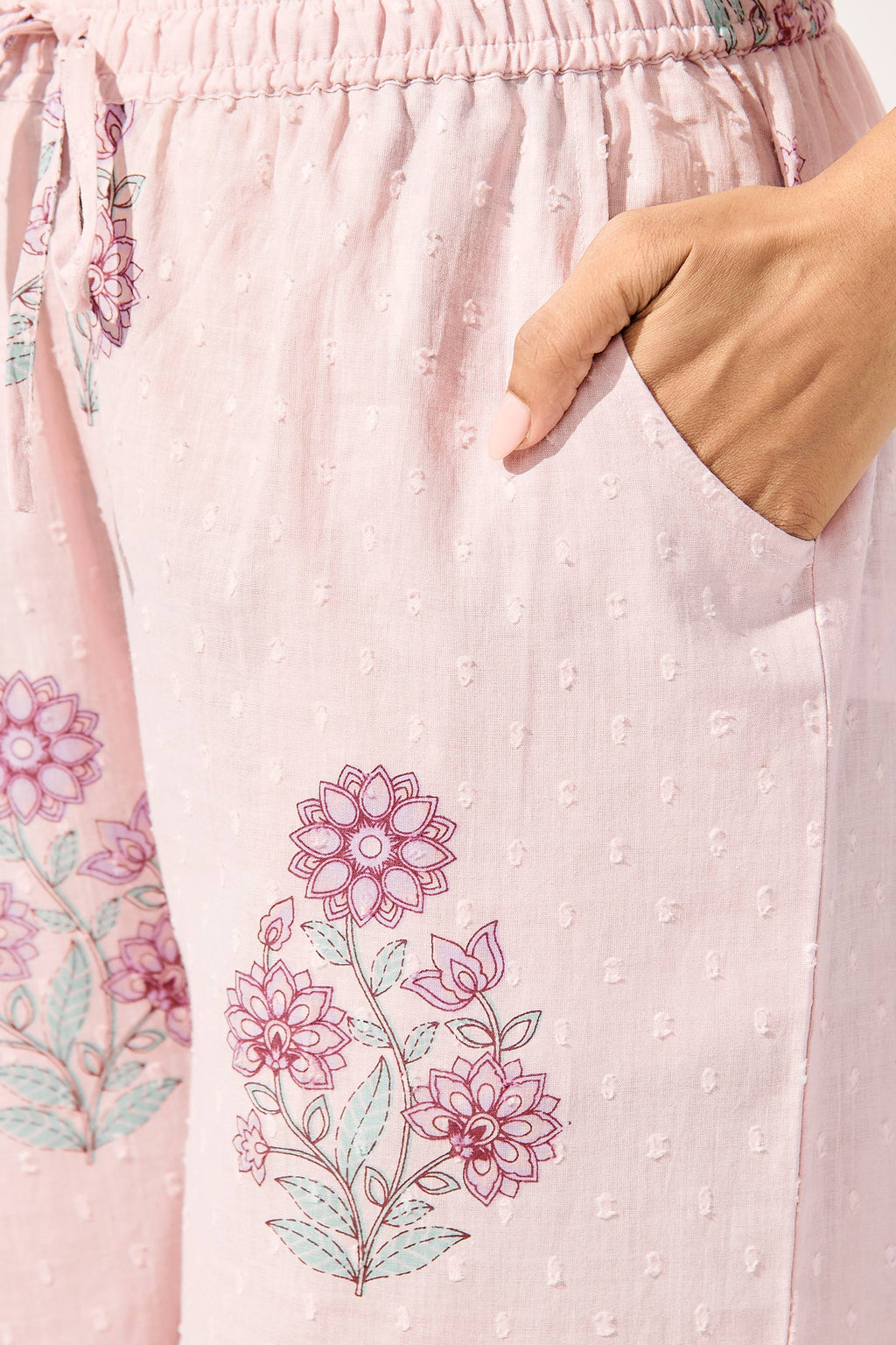 Surplus: Gulbahar Mahi Sanganeri Farsi