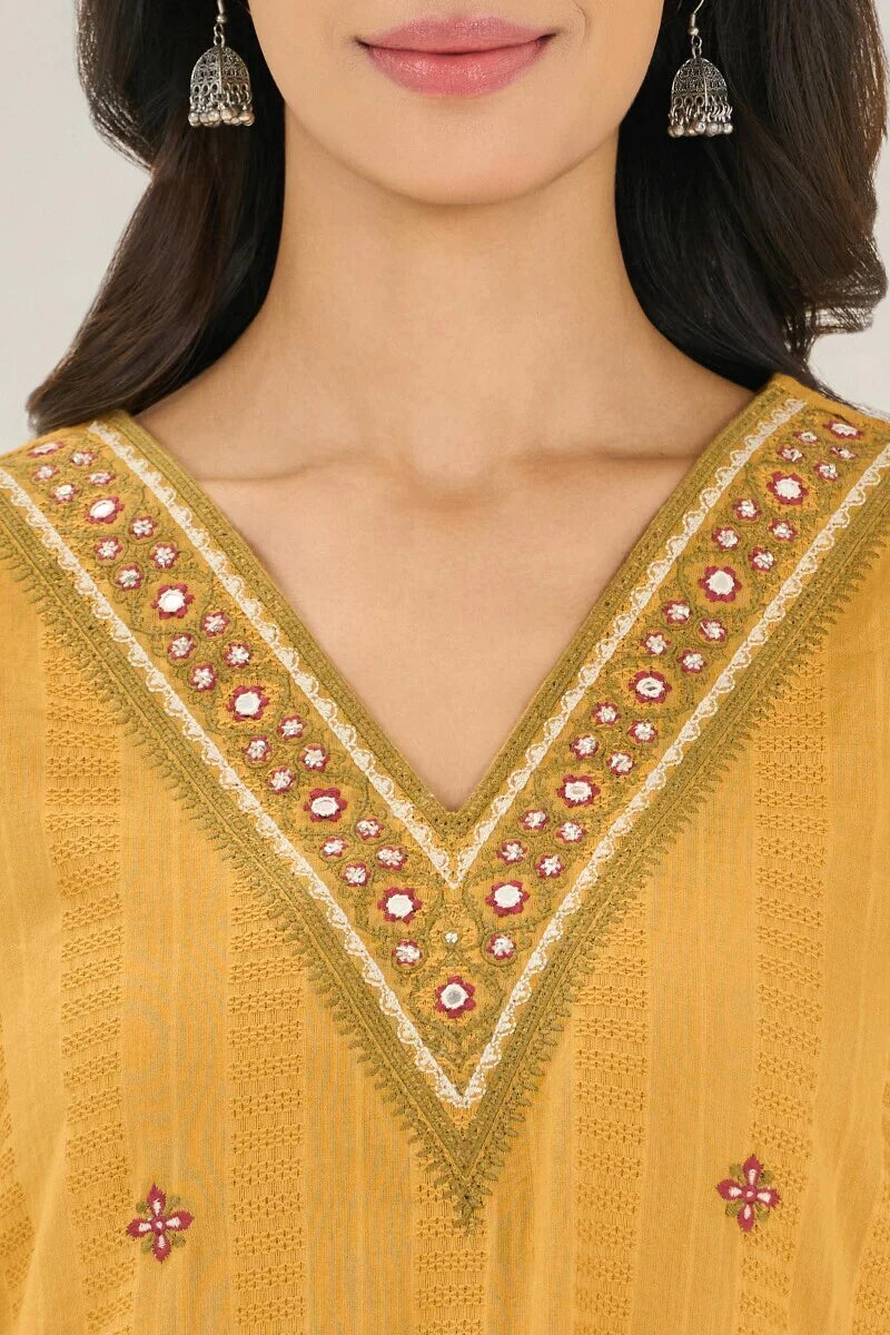 Surplus: Mehraab Sabeen Kurta