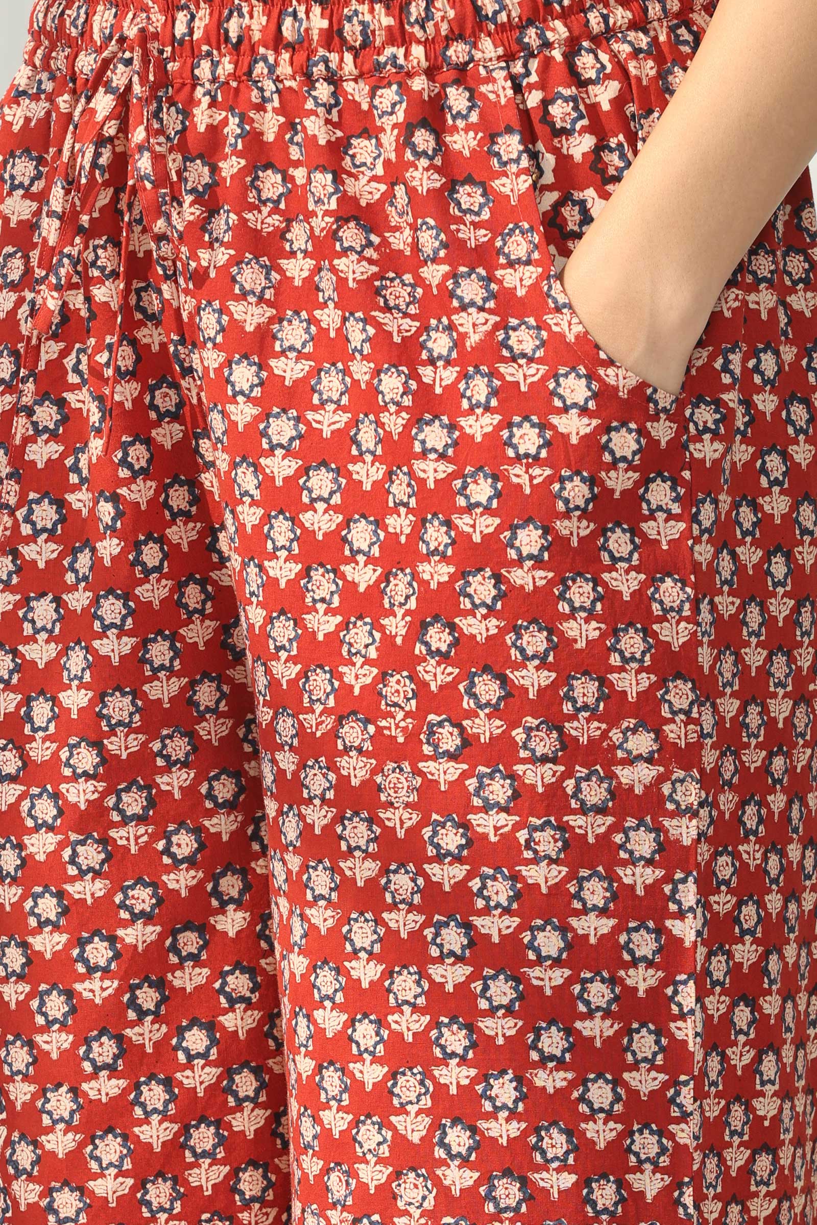 Surplus: Sehra Ziah Bagru Farsi