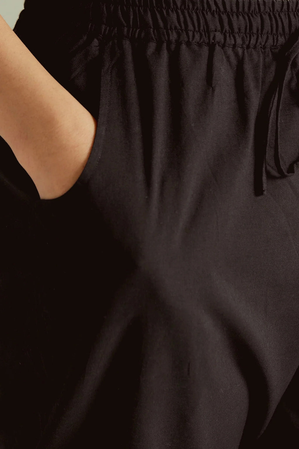 Roza Sehr Black Narrow Pants