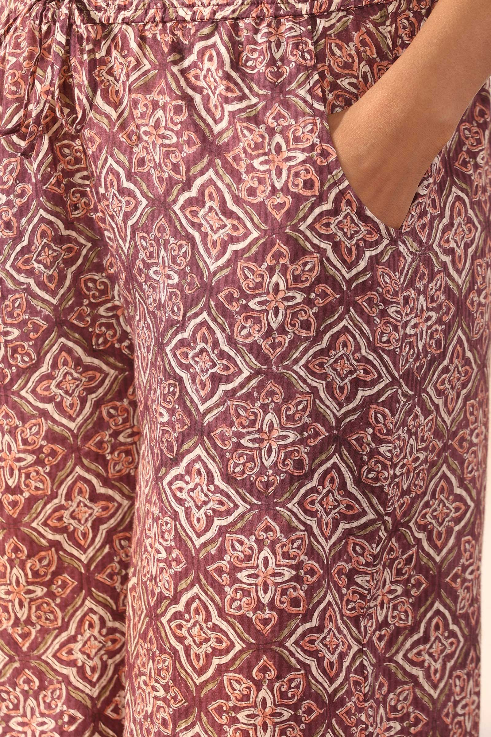 Gauhar Rabiah Sanganeri Farsi