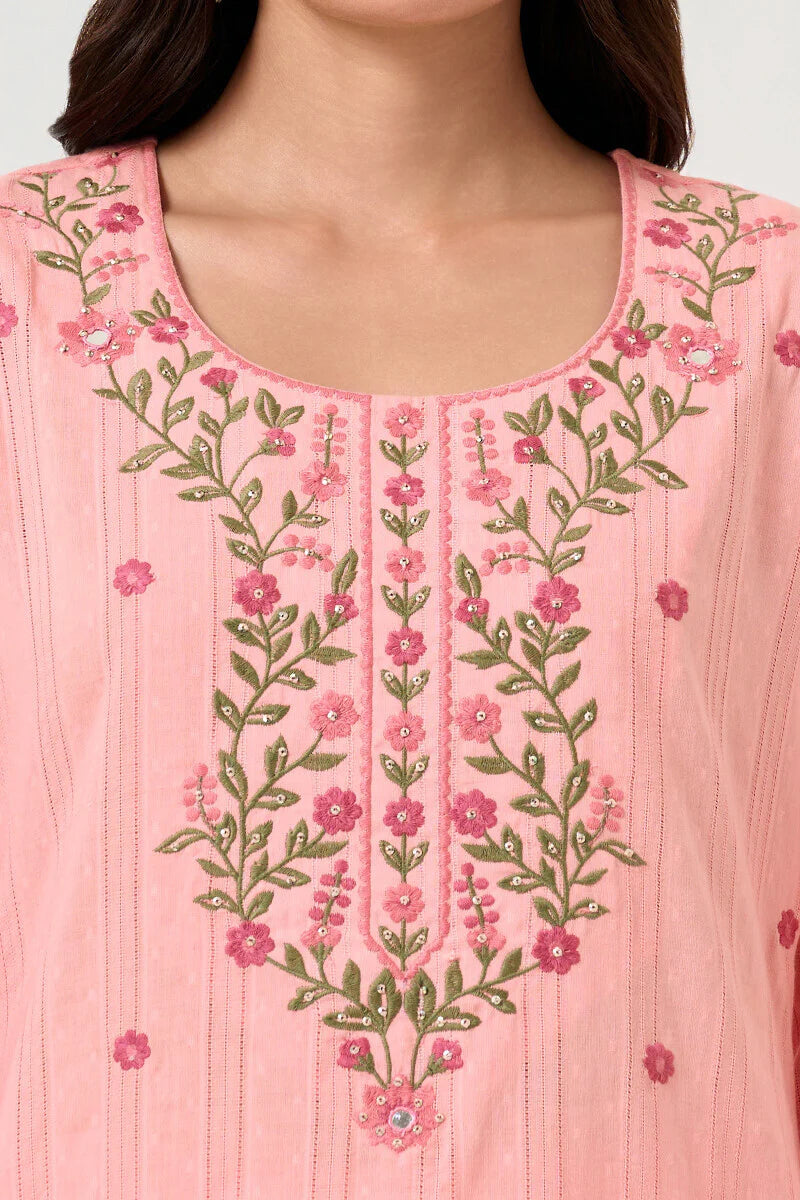 Surplus: Mehraab Arya Kurta