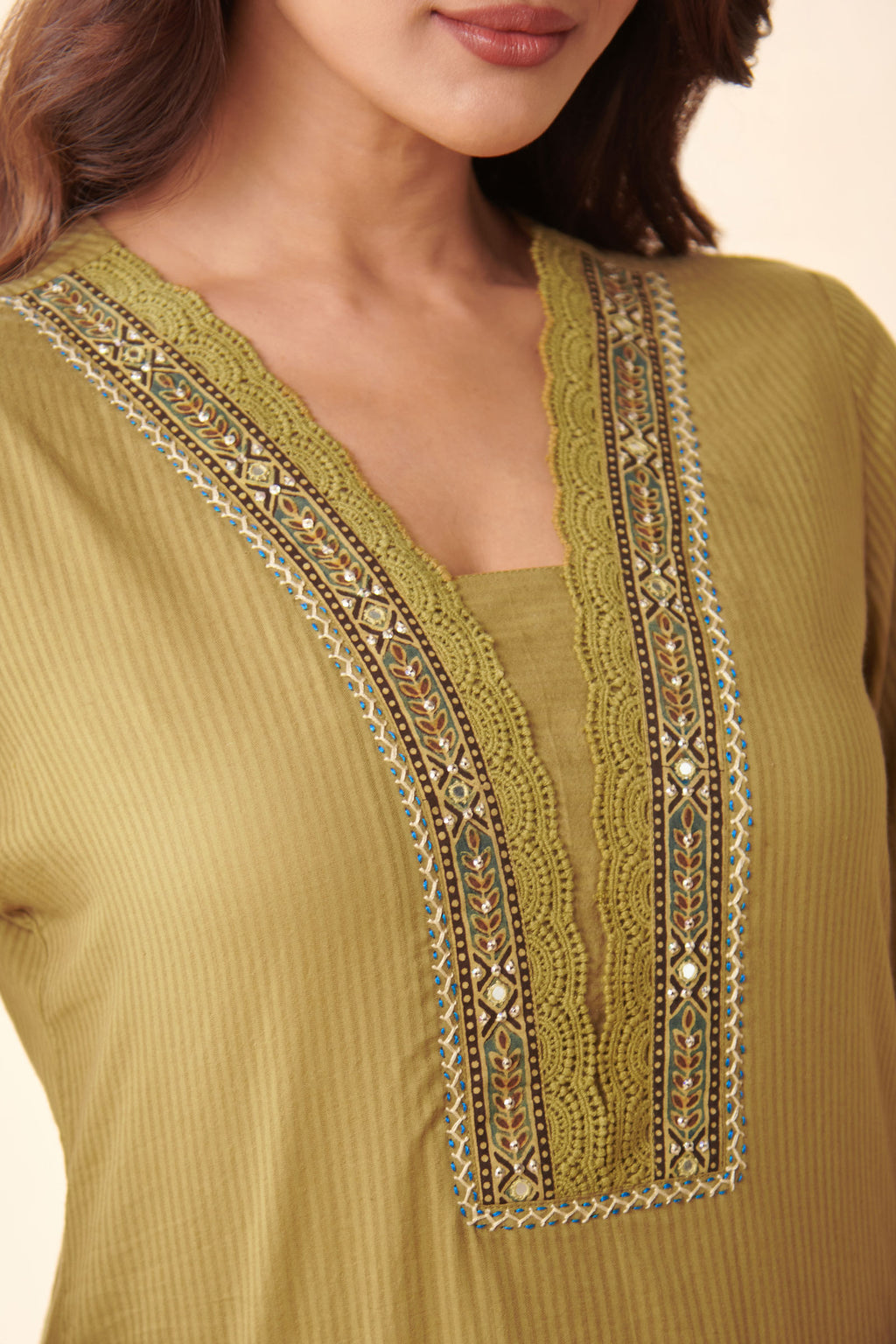 Sehra Asma Ajrak Kurta