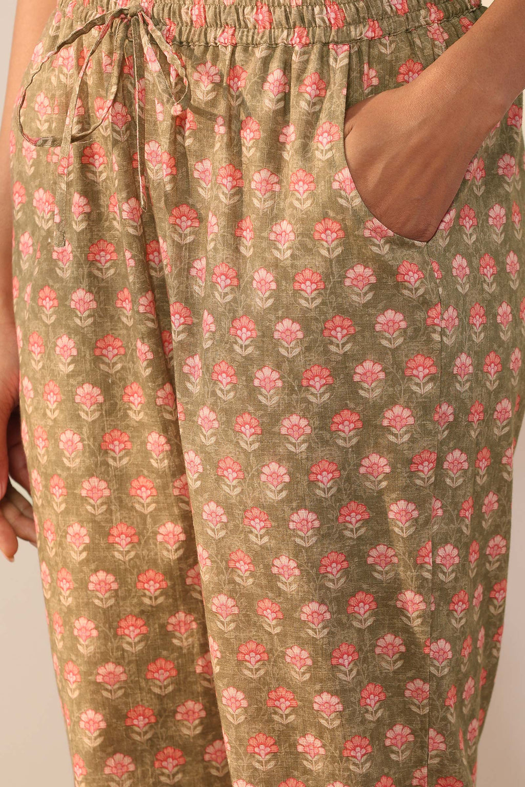 Gauhar Asma Narrow Pants