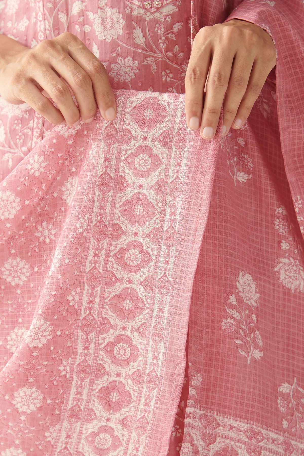 Gulbarg Safeena Sanganeri Dupatta