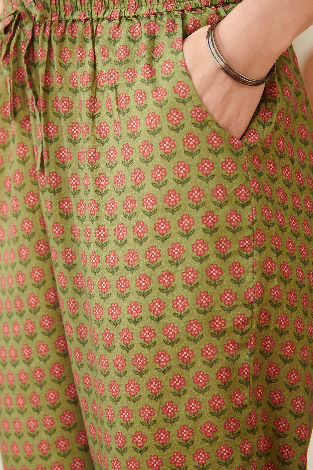 Surplus: Gulraiz Mahira Narrow Pants