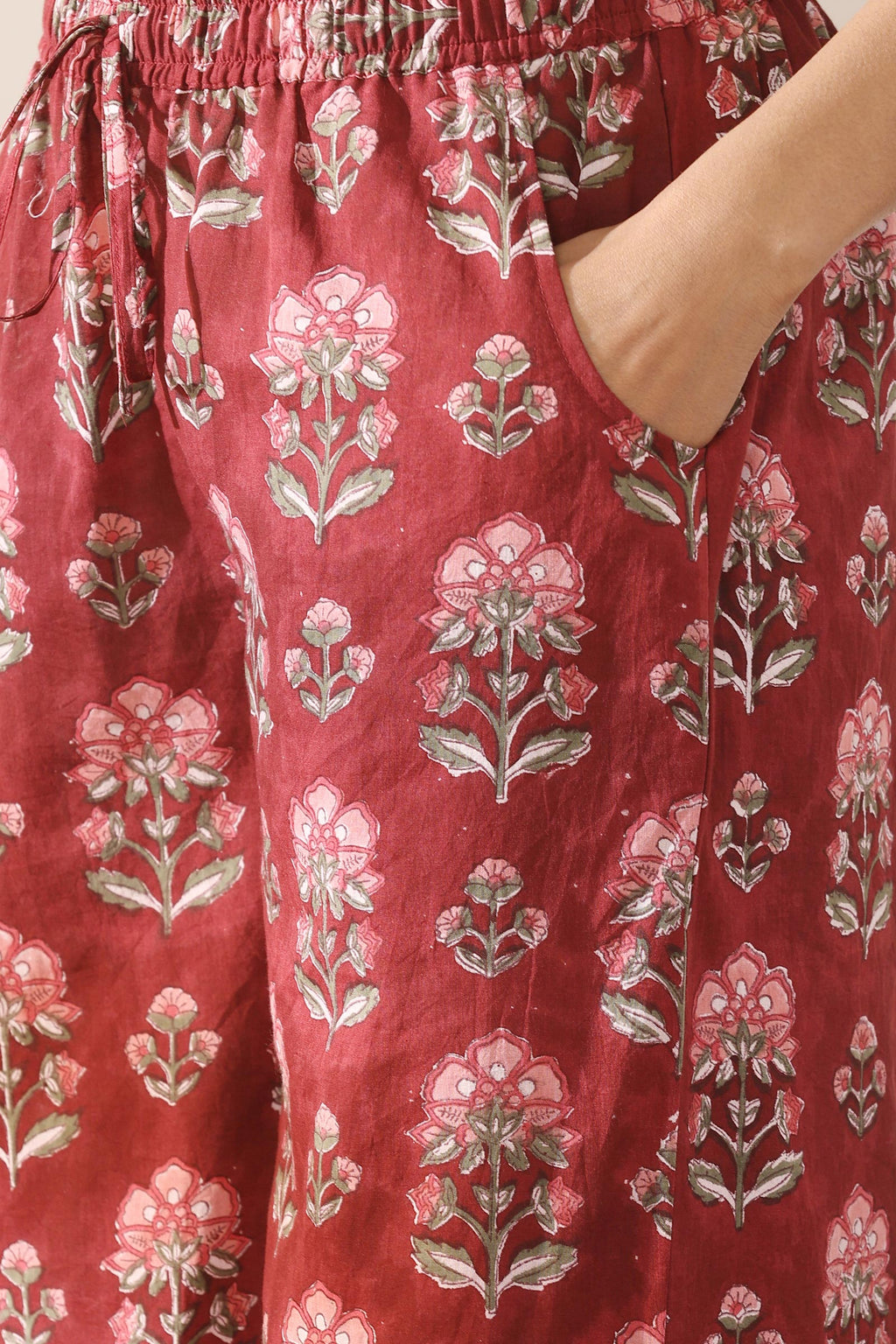 Gulbarg Nida Sanganeri Farsi