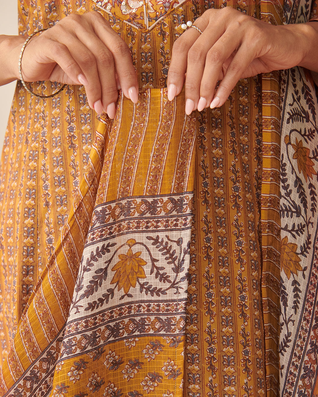 Gauhar Shahida Sanganeri Dupatta
