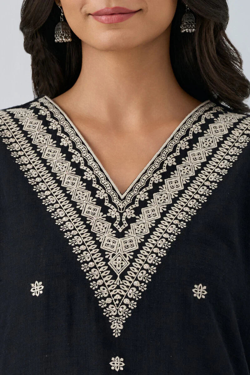 Surplus: Mehraab Mumtaz Kurta