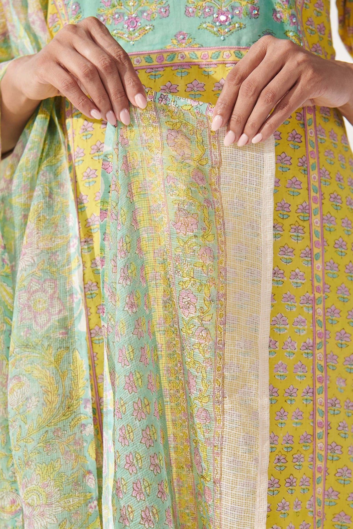 Rosheen Fizah Sanganeri Dupatta