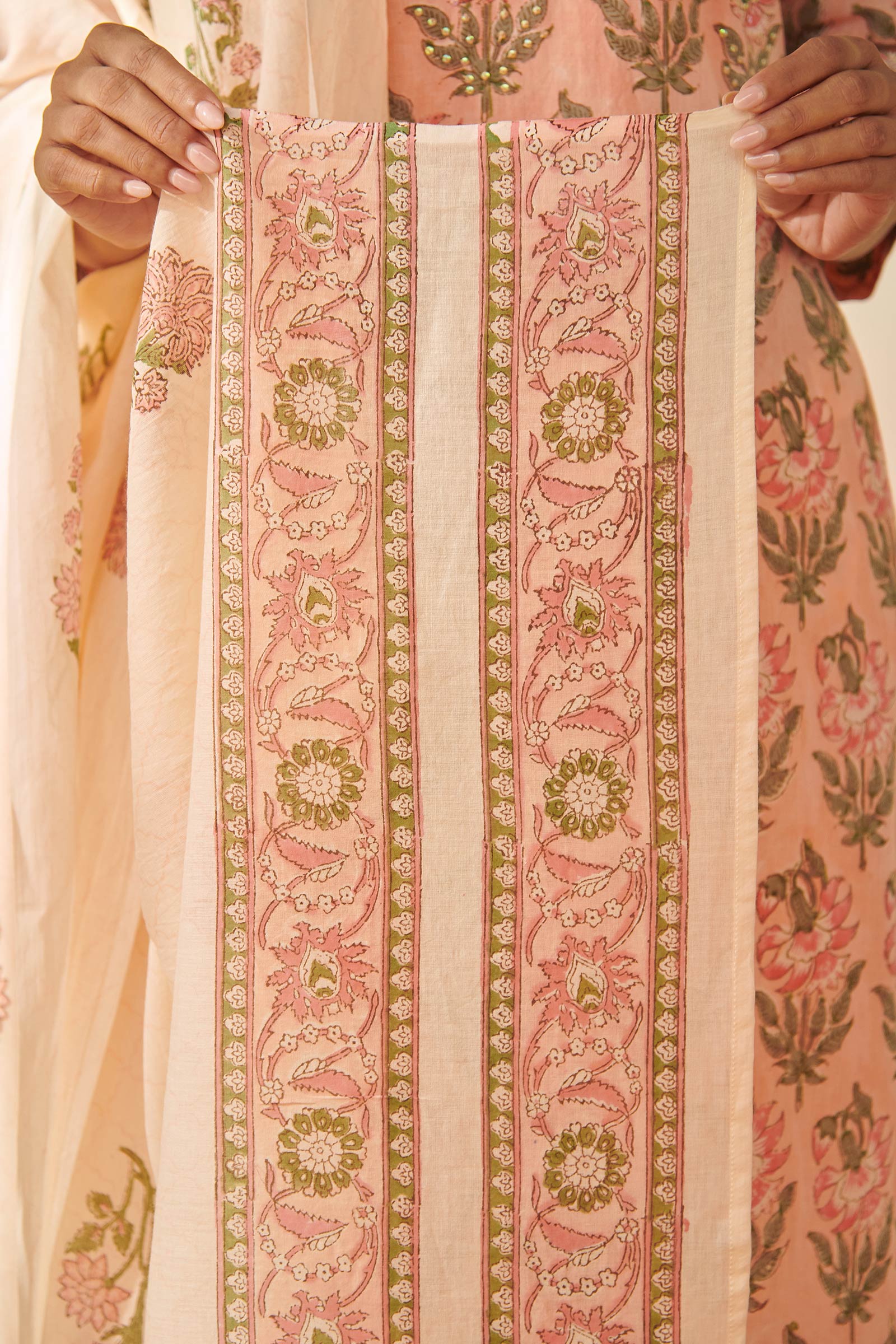 Gulbarg Kaira Sanganeri Dupatta