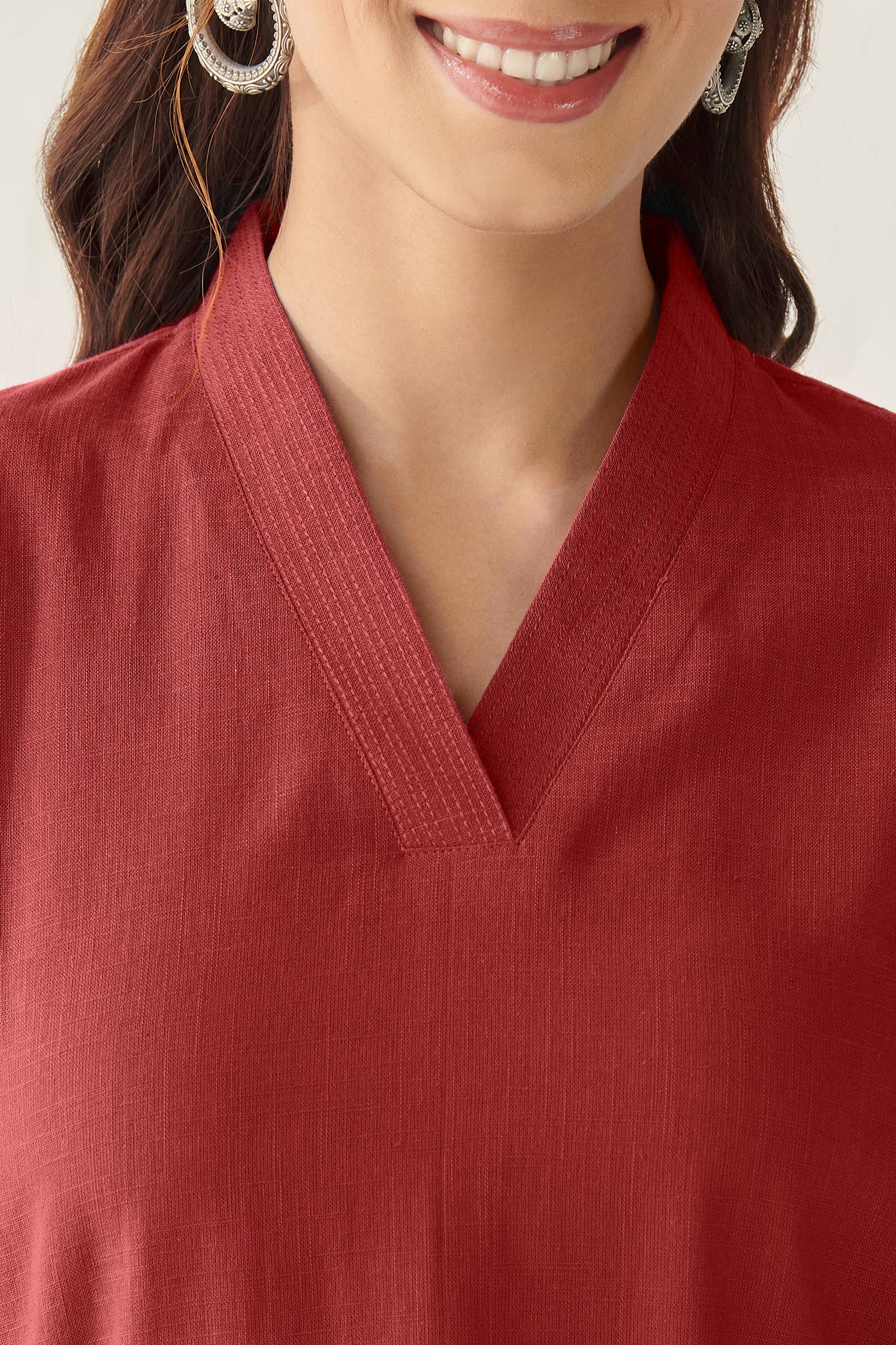 Surplus: Roza Faraz Alta Red Kurta