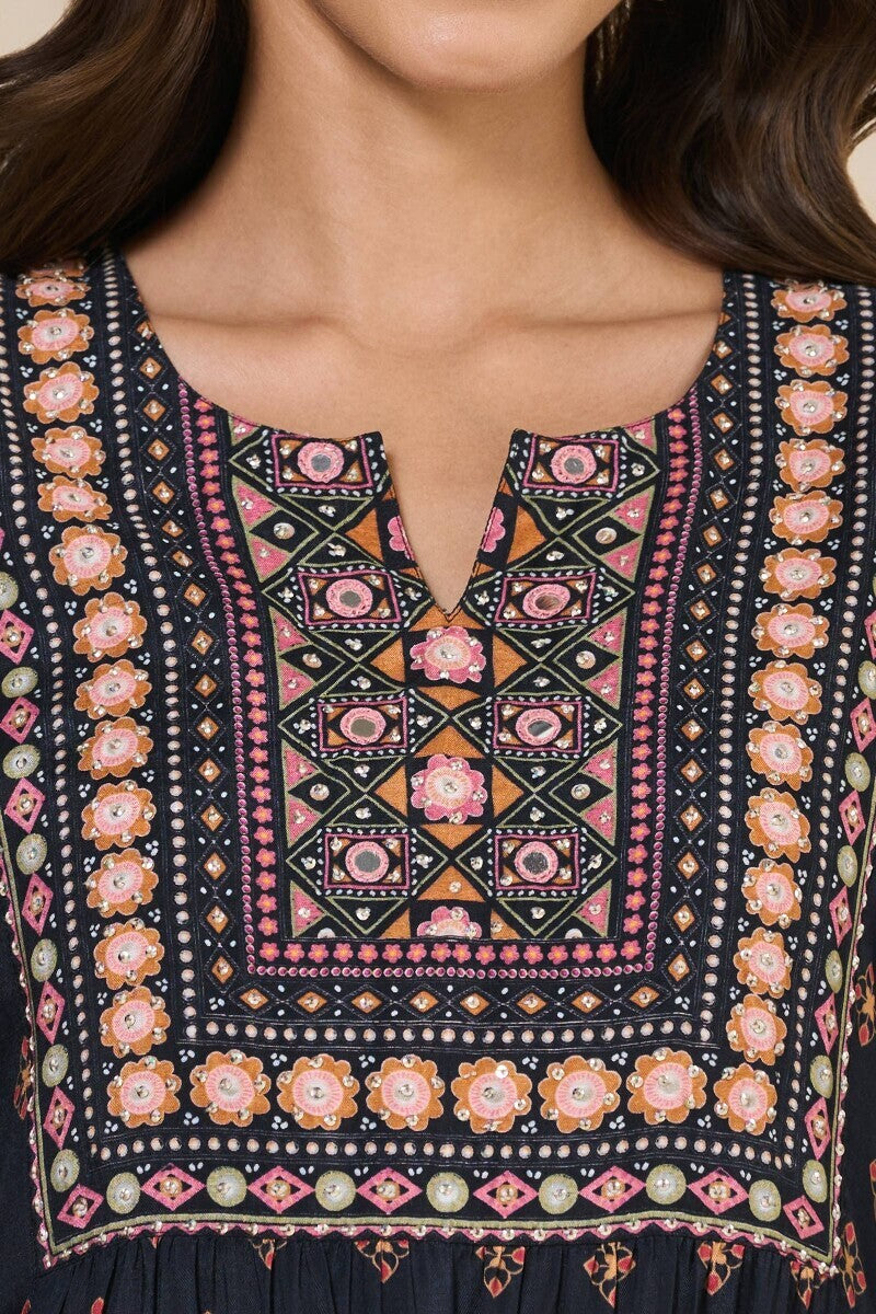 Mehrunissa Zaharaa Kurta