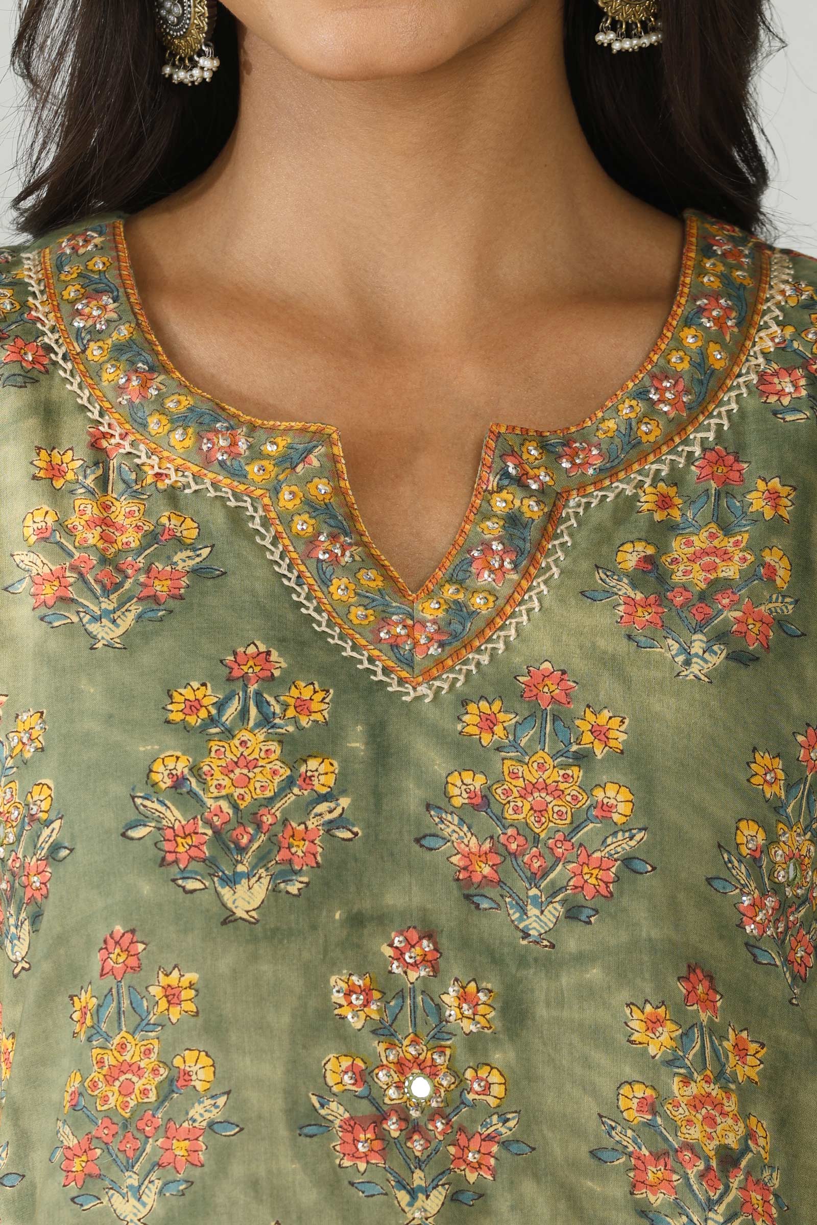 Surplus: Nayanjal Inaya Sanganeri Kurta