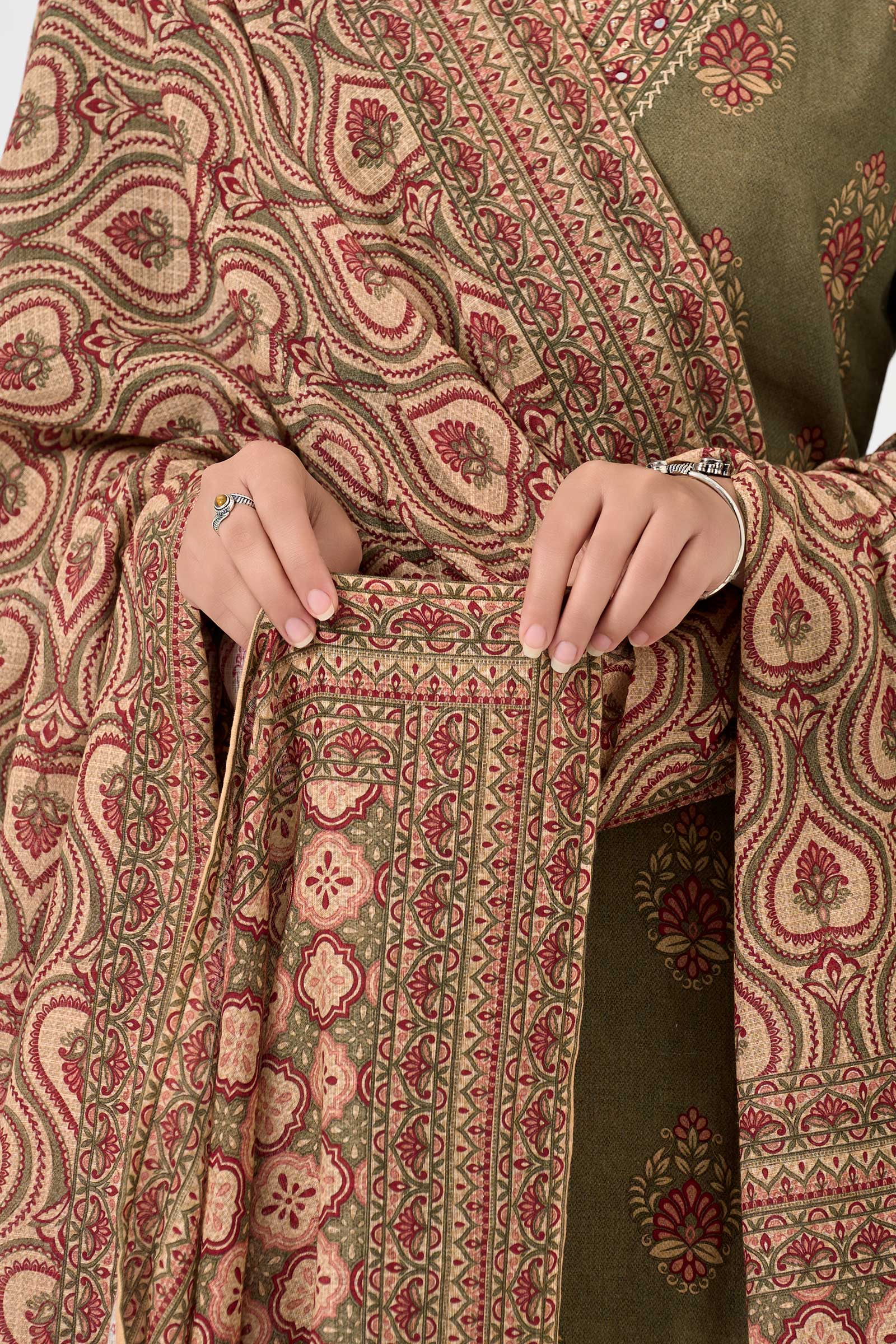 Surplus: Meher Samreen Dupatta