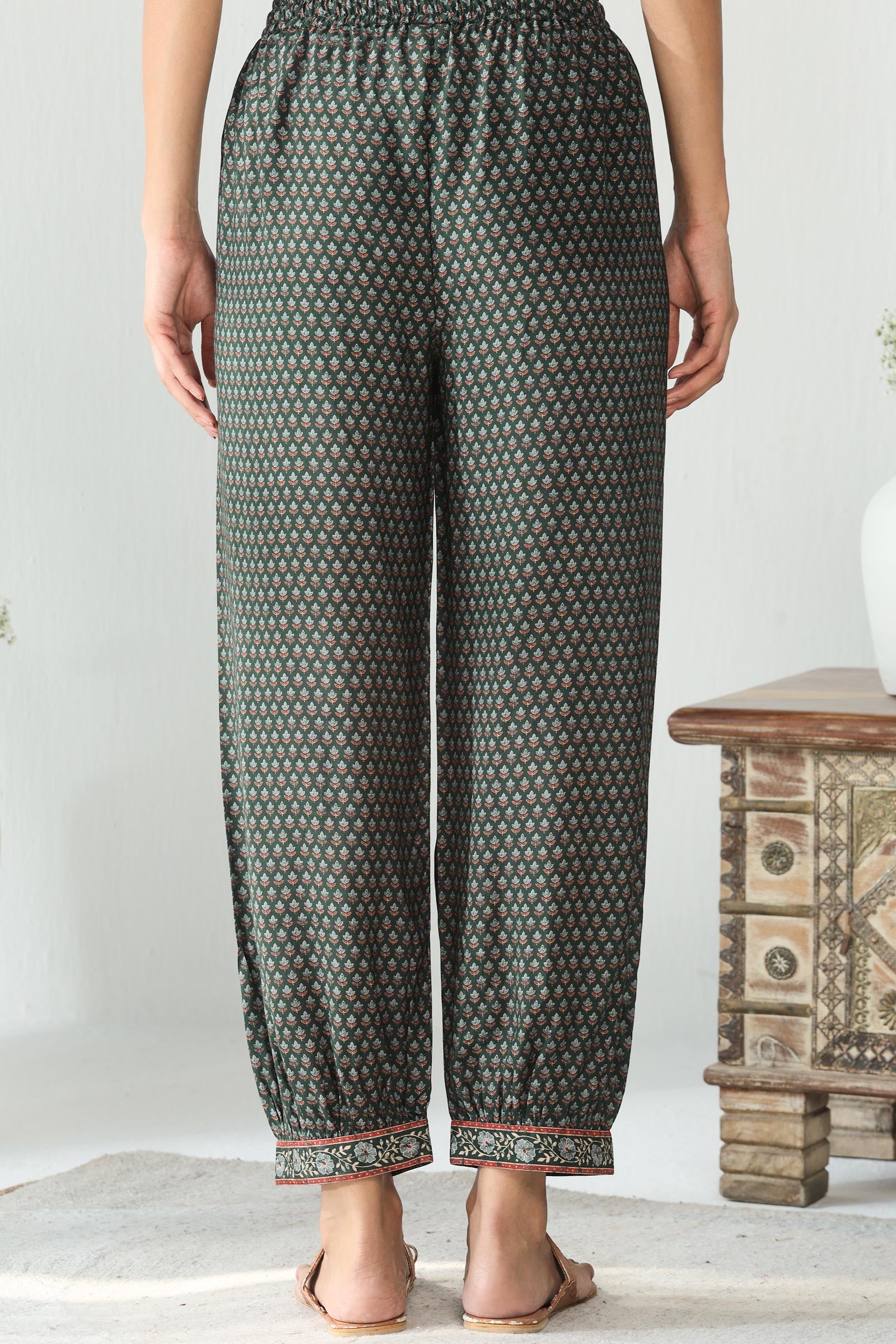 Surplus: Rangrez Inaaya Izhaar Pants