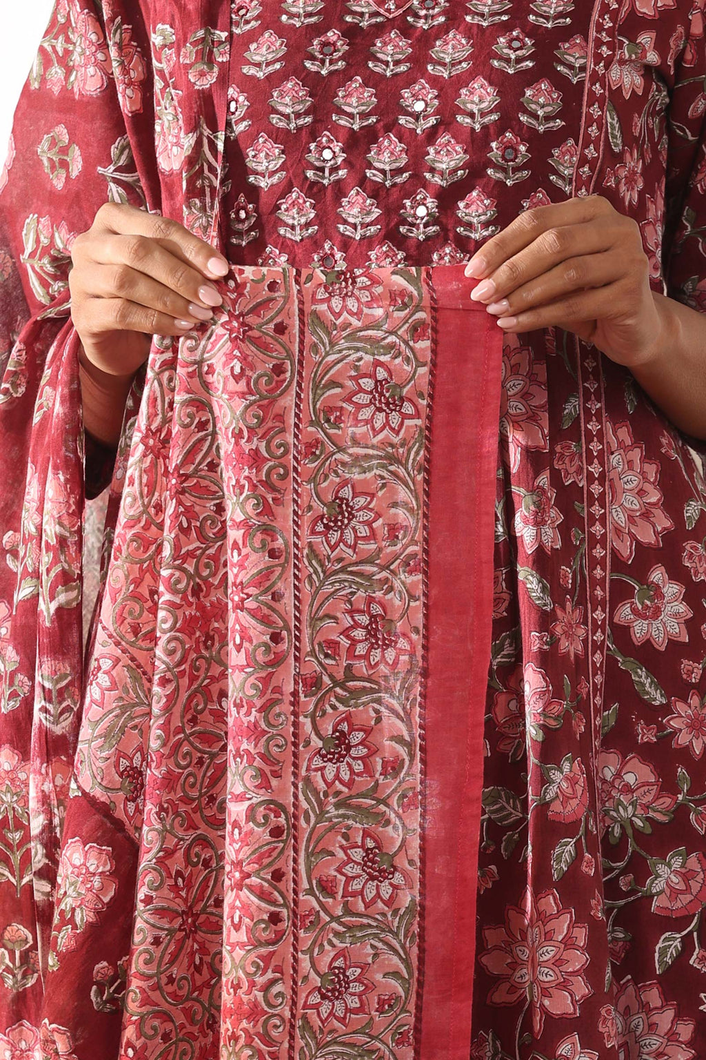 Surplus: Gulbarg Nida Sanganeri Dupatta
