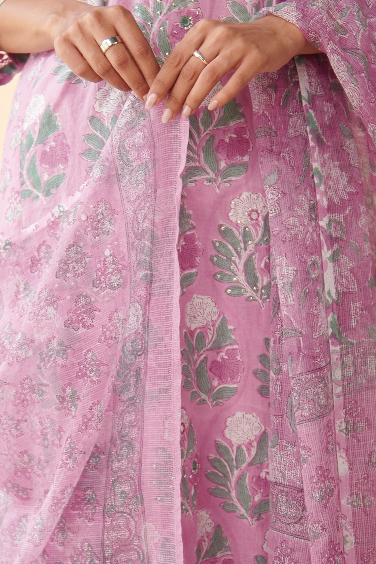 Gulbarg Kaynat Sanganeri Dupatta