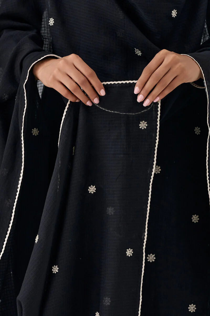 Surplus: Mehraab Mumtaz Dupatta