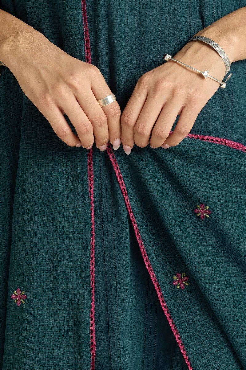 Surplus: Mehraab Simer Dupatta