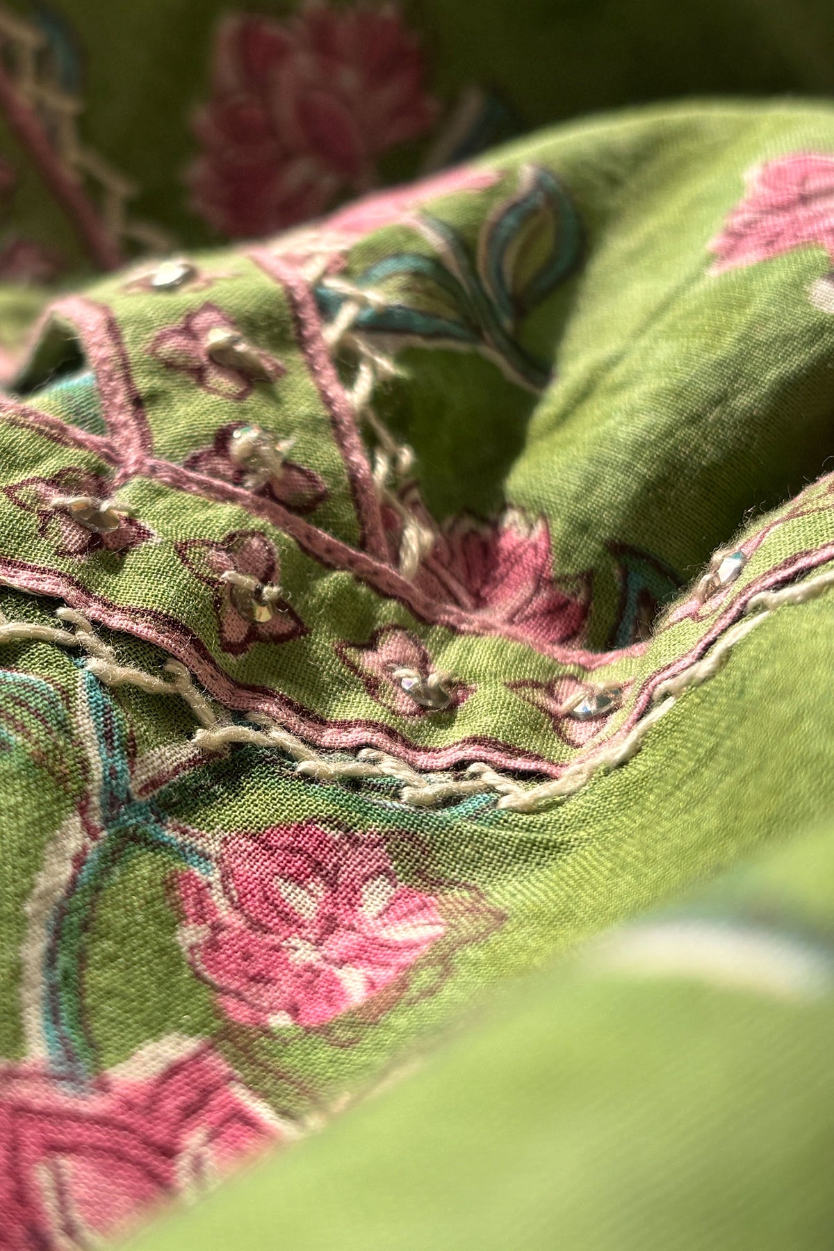 Gulbarg Kainaat Kurta