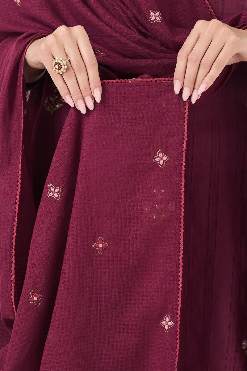 Surplus: Mehraab Azma Dupatta