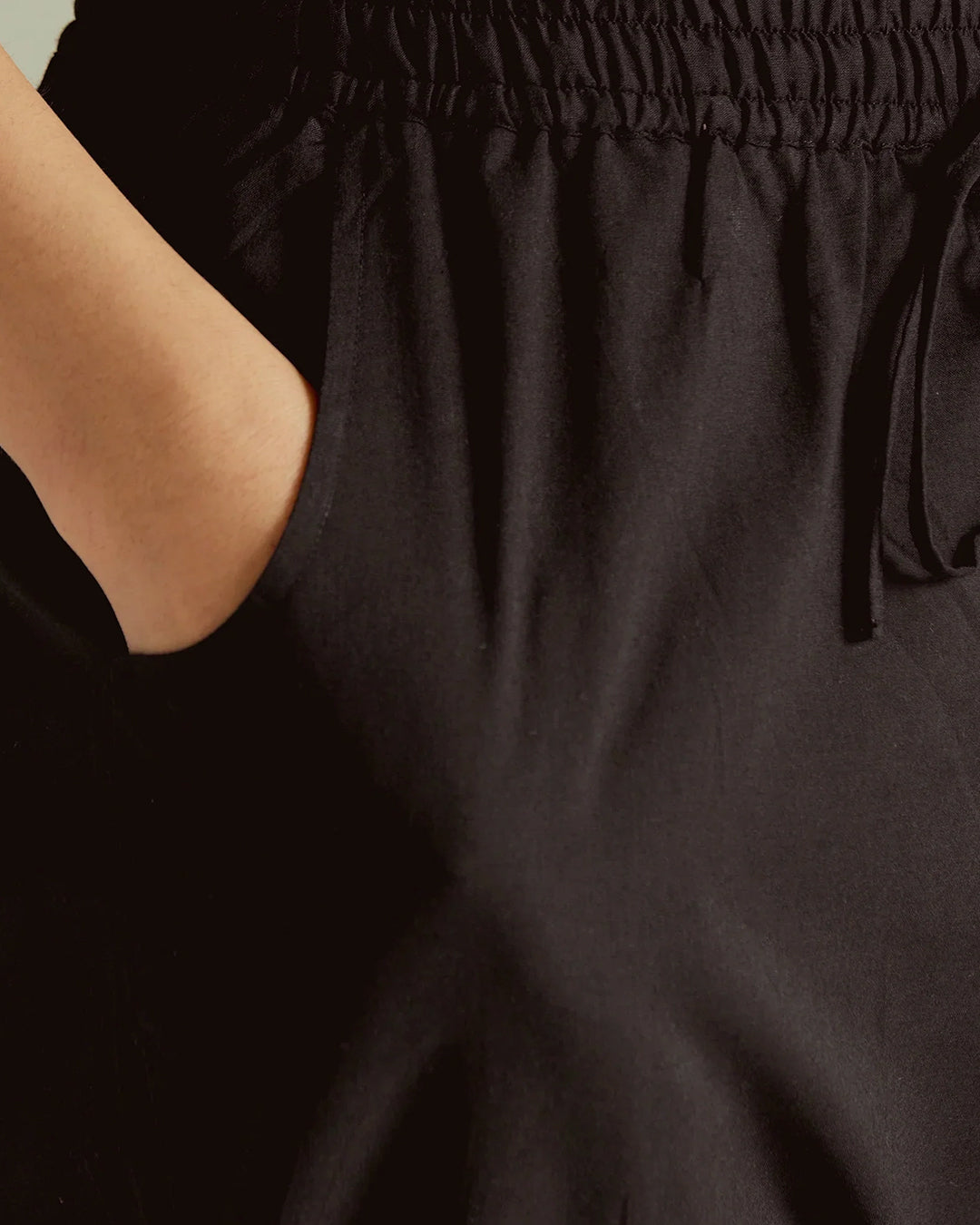 Roza Sehr Black Narrow Pants