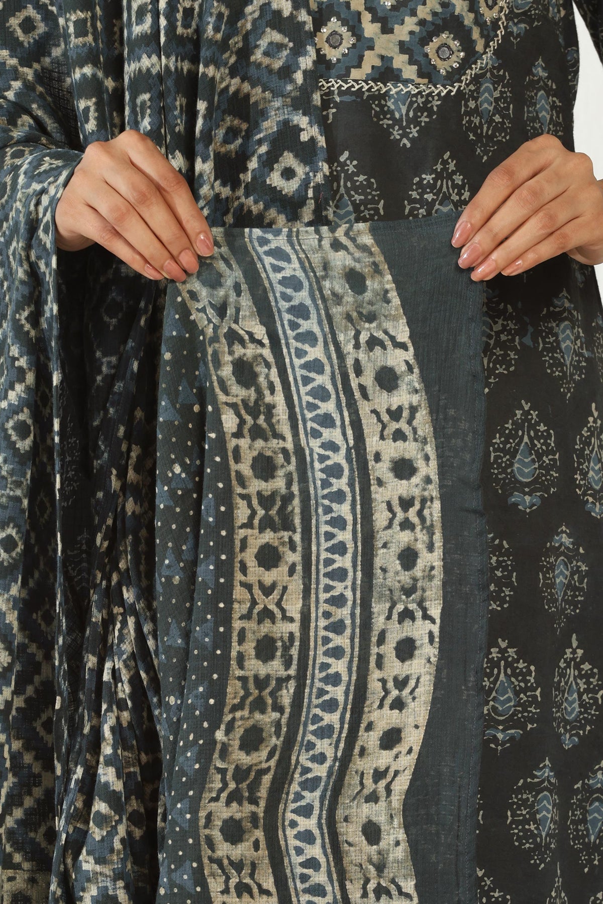 Sehra Yasmina Akola Dupatta