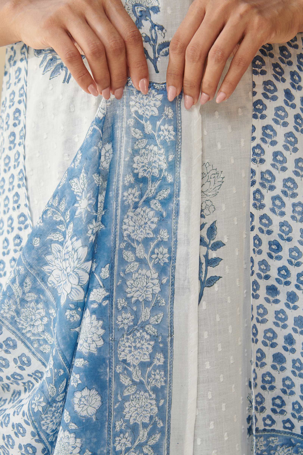 Surplus: Neelofar Sahiba Sanganeri Dupatta