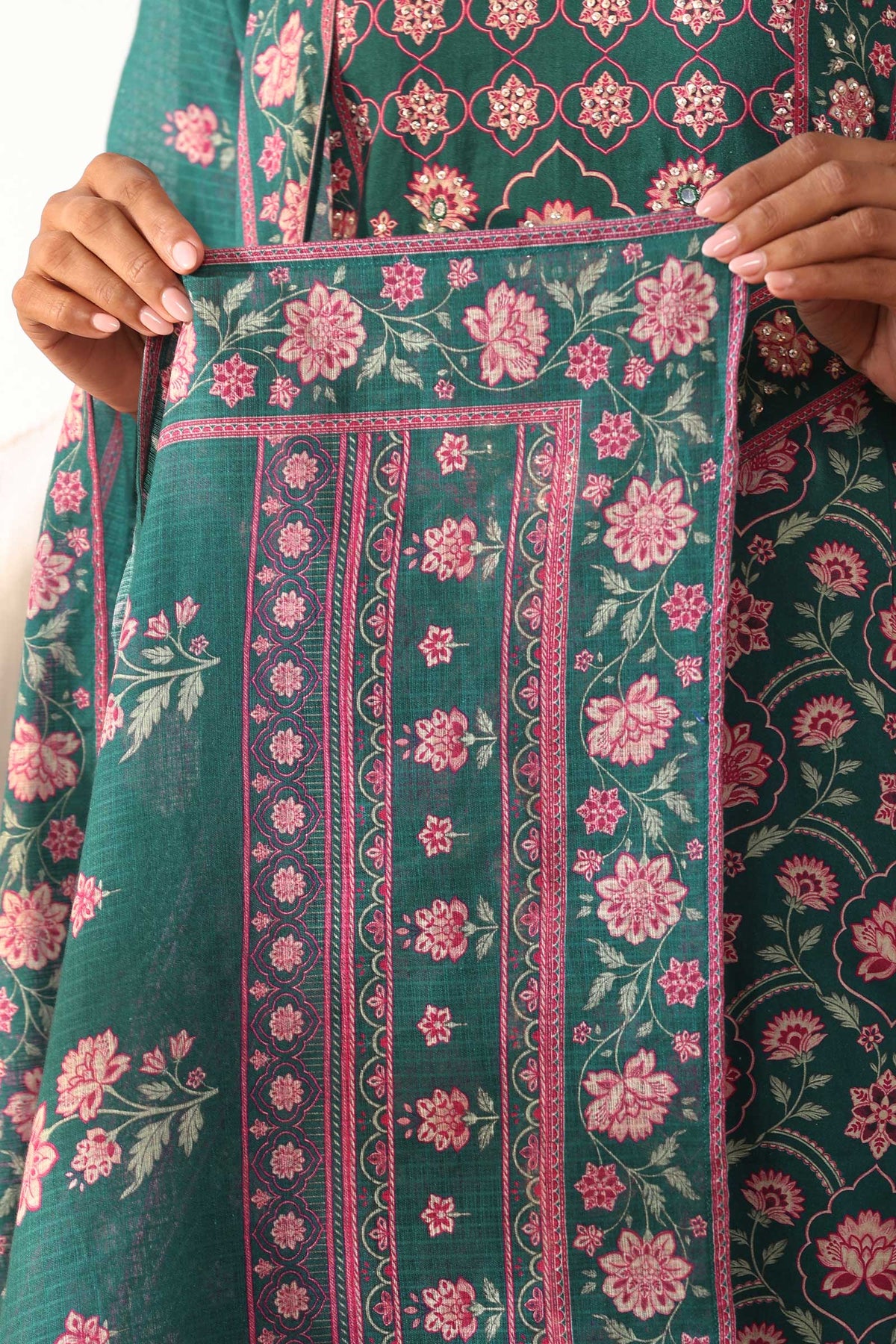 Mehreen Inaaya Dupatta