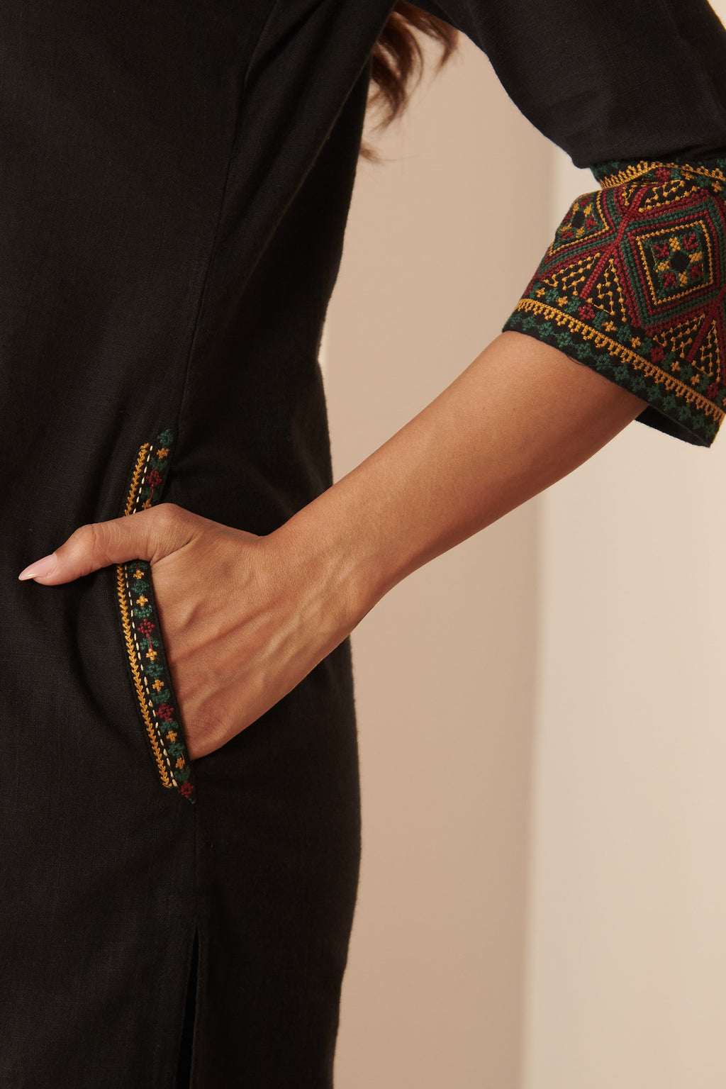 Mehraab Nahiza Black Kurta