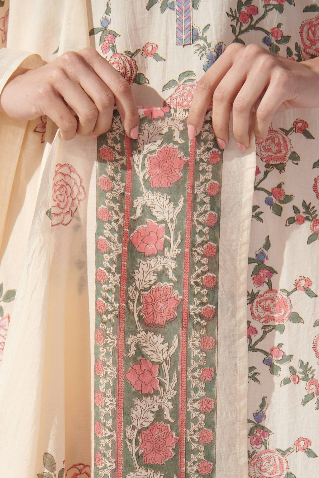 Surplus: Gulbarg Samrina Dupatta