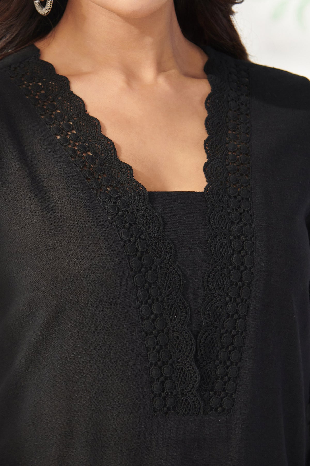 Roza Ayesha Black Kurta