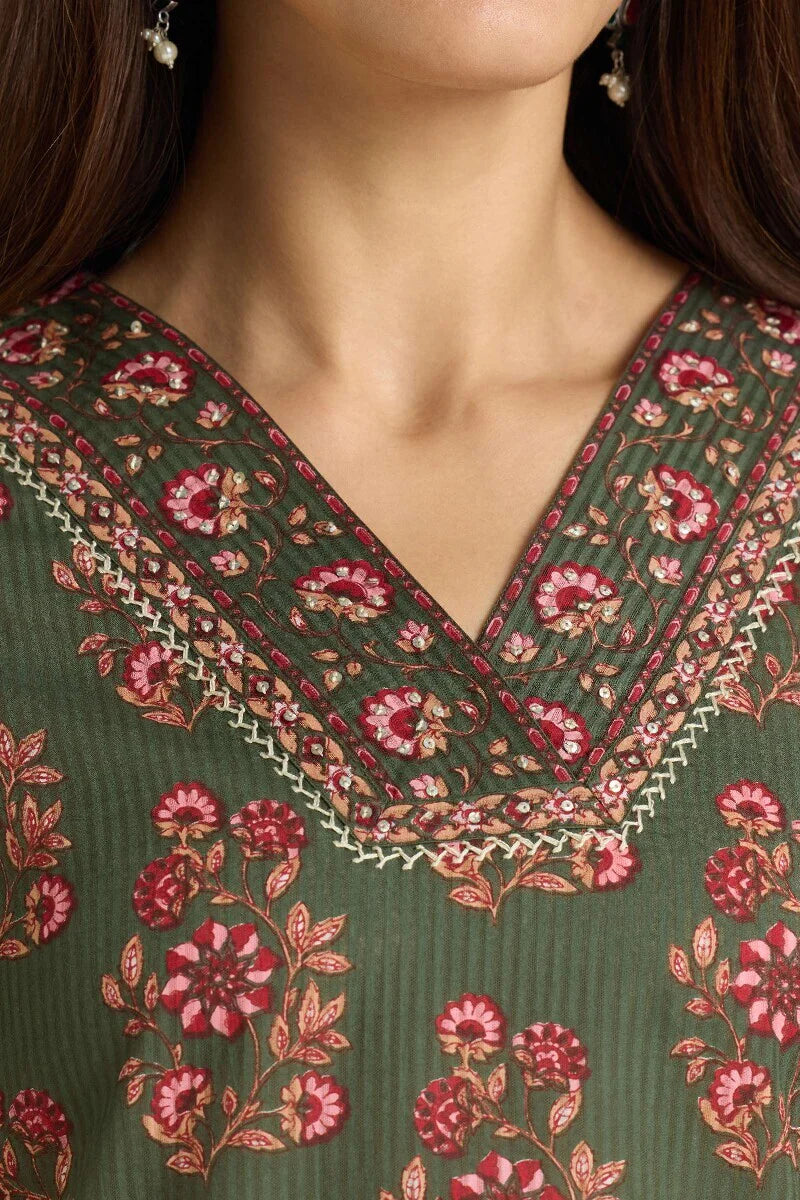Surplus: Gulraiz Jia Kurta