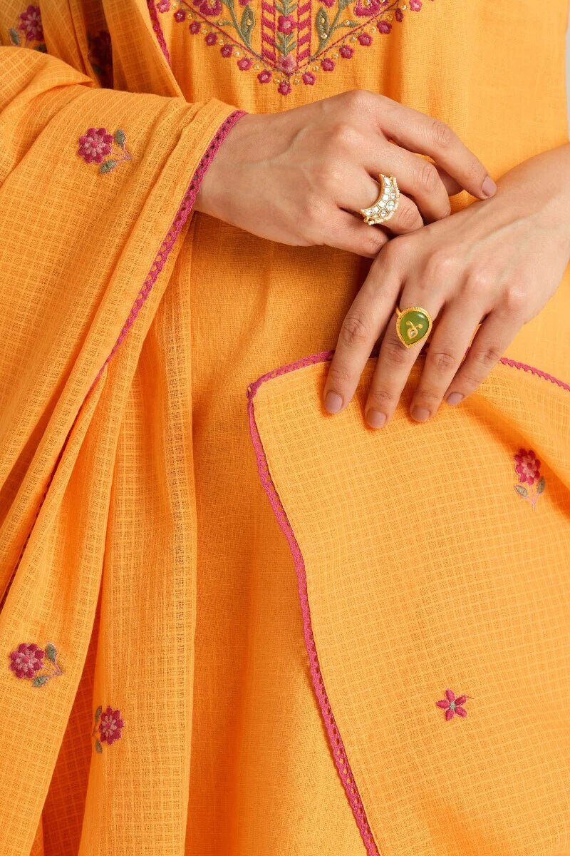 Surplus: Mehraab Saira Dupatta