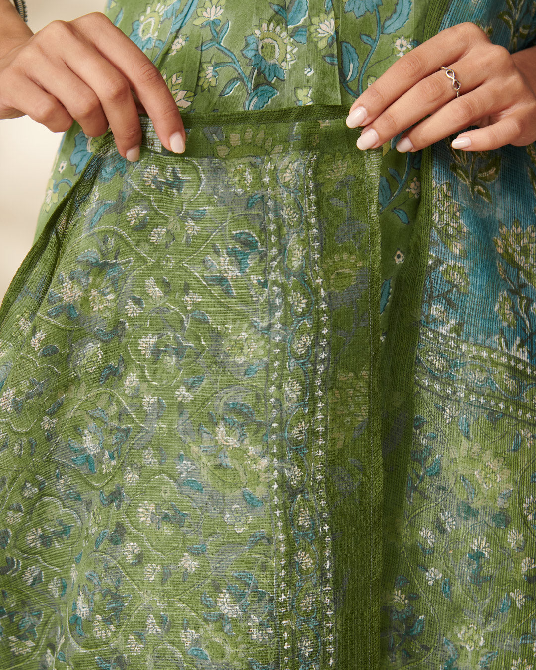 Gulbarg Aleena Sanganeri Dupatta