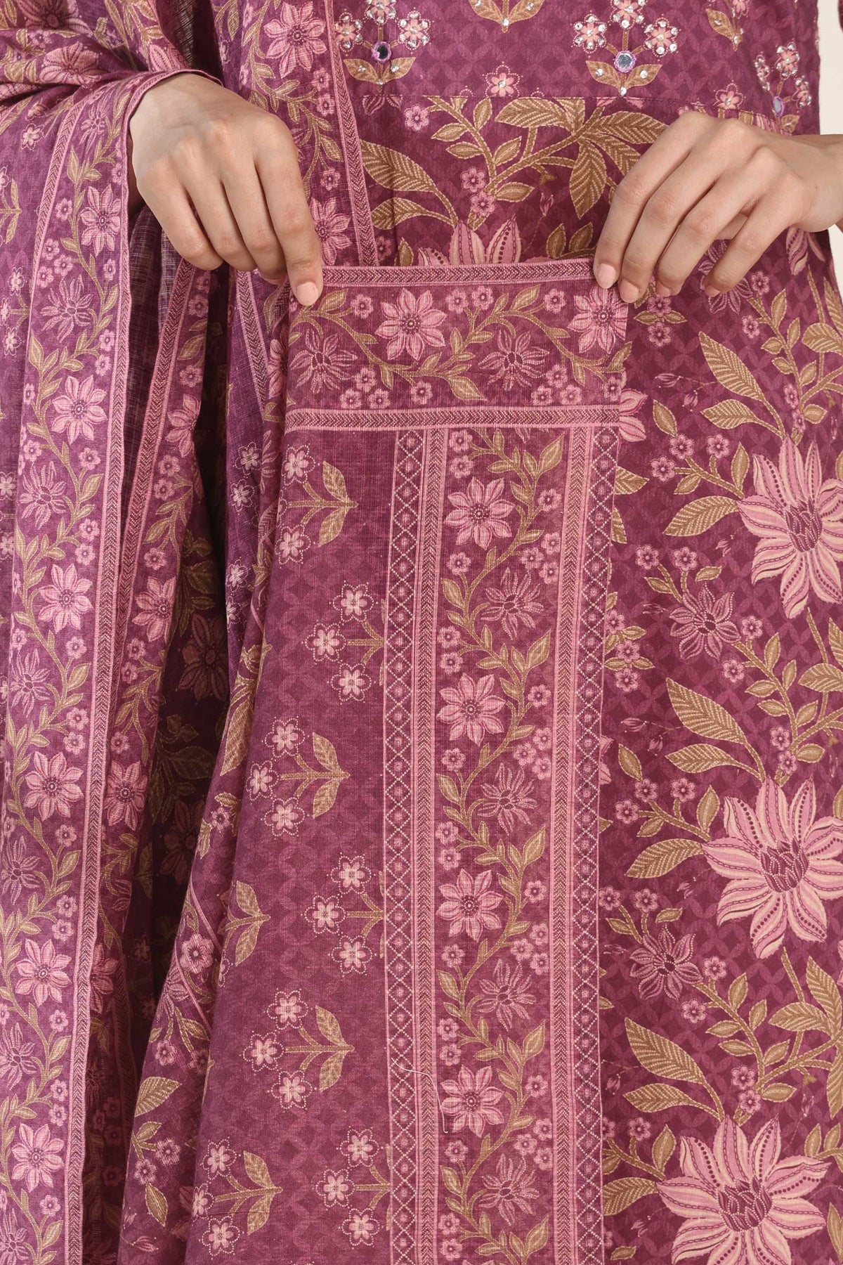 Surplus: Roz Meher Faiza Dupatta