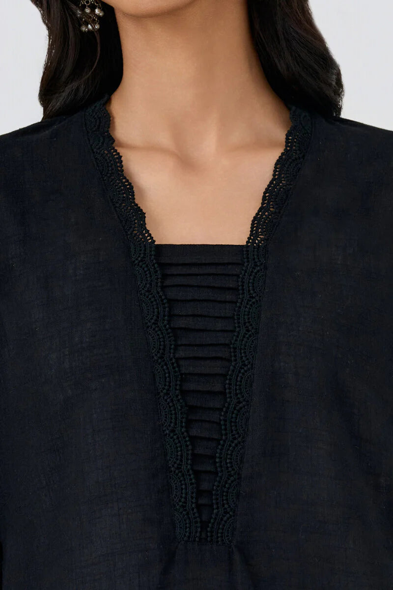 Surplus: Roza Sehreen Black Kurta