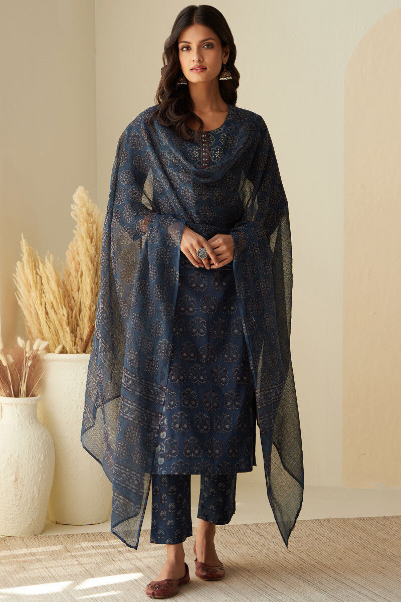 Rehnuma Azarin Kurta