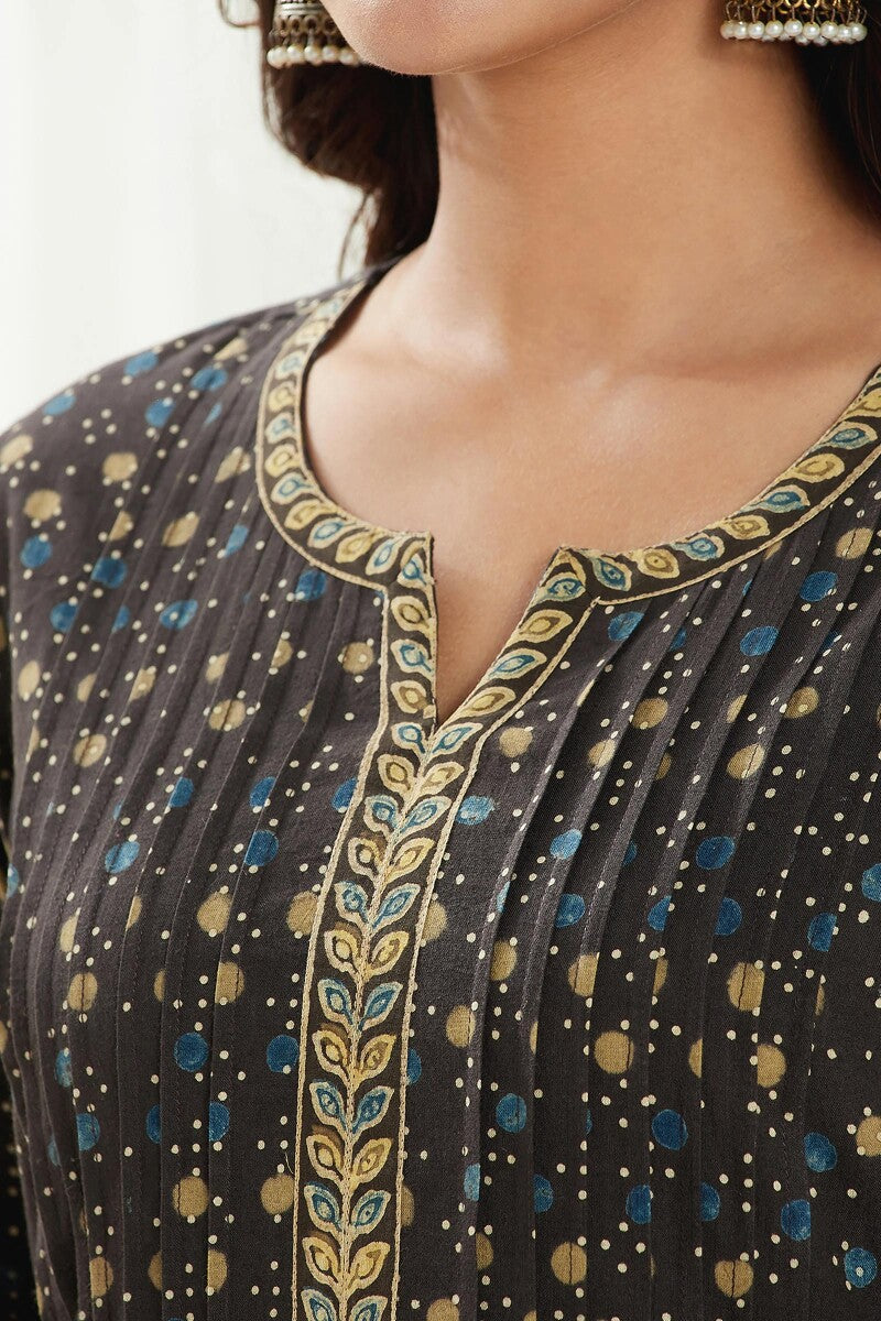 Sehra Mahnoor Ajrak Kurta