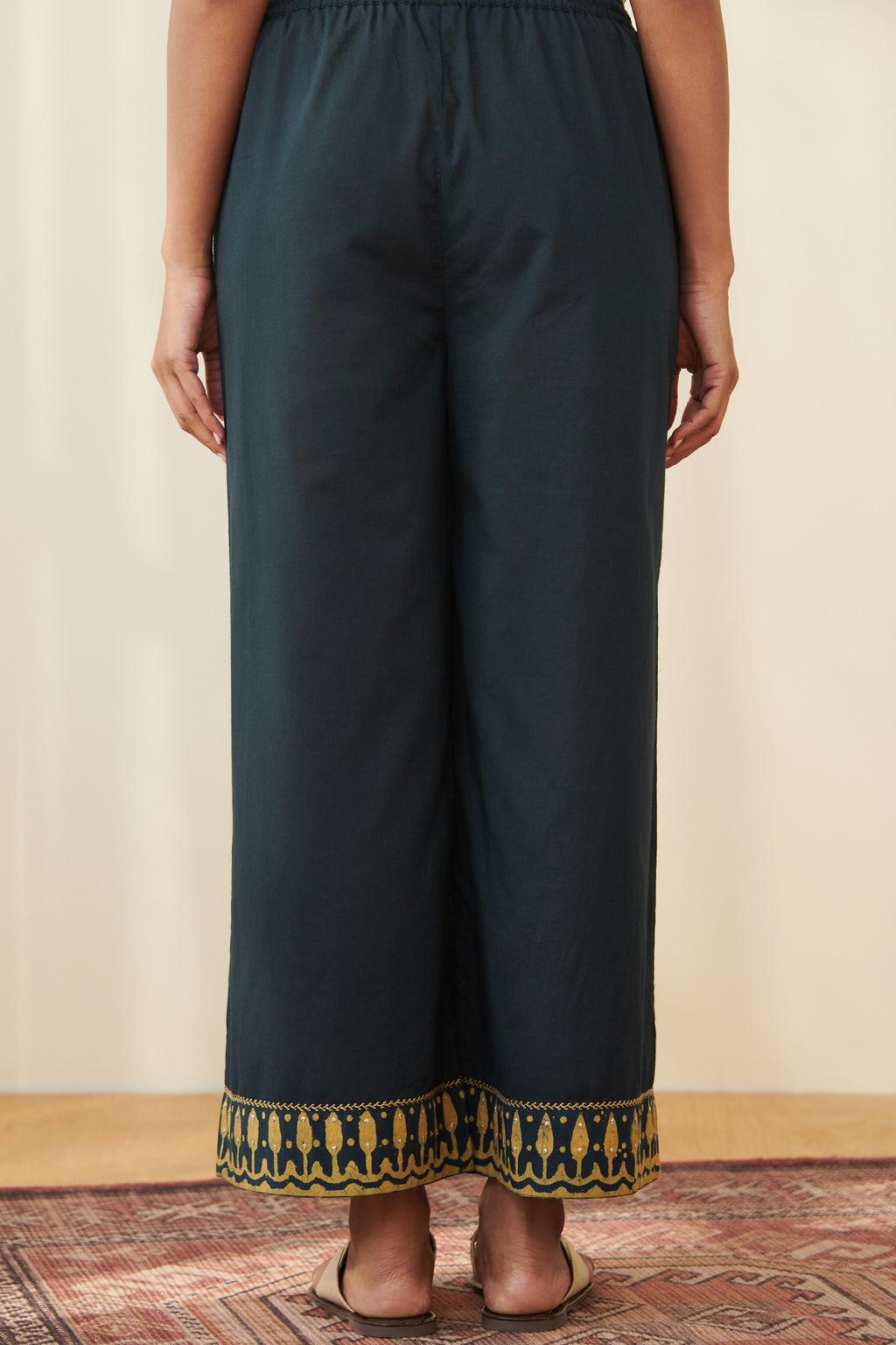 Sehra Zaira Green Farsi