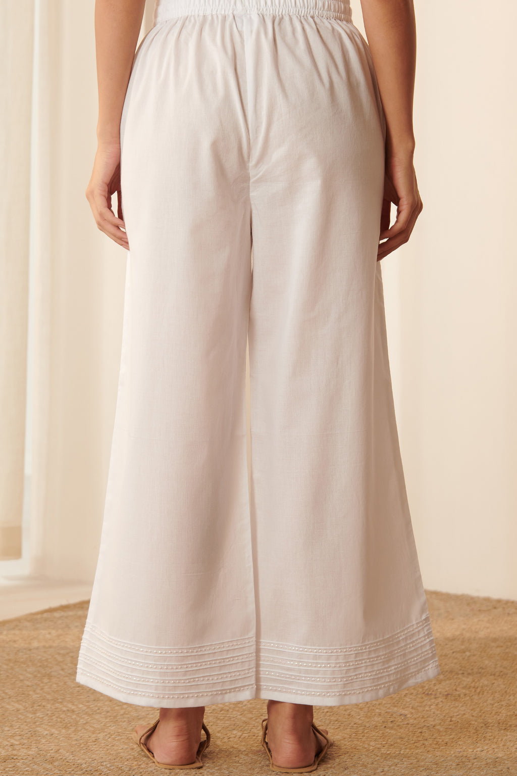 Surplus: Roza Kainaat White Farsi